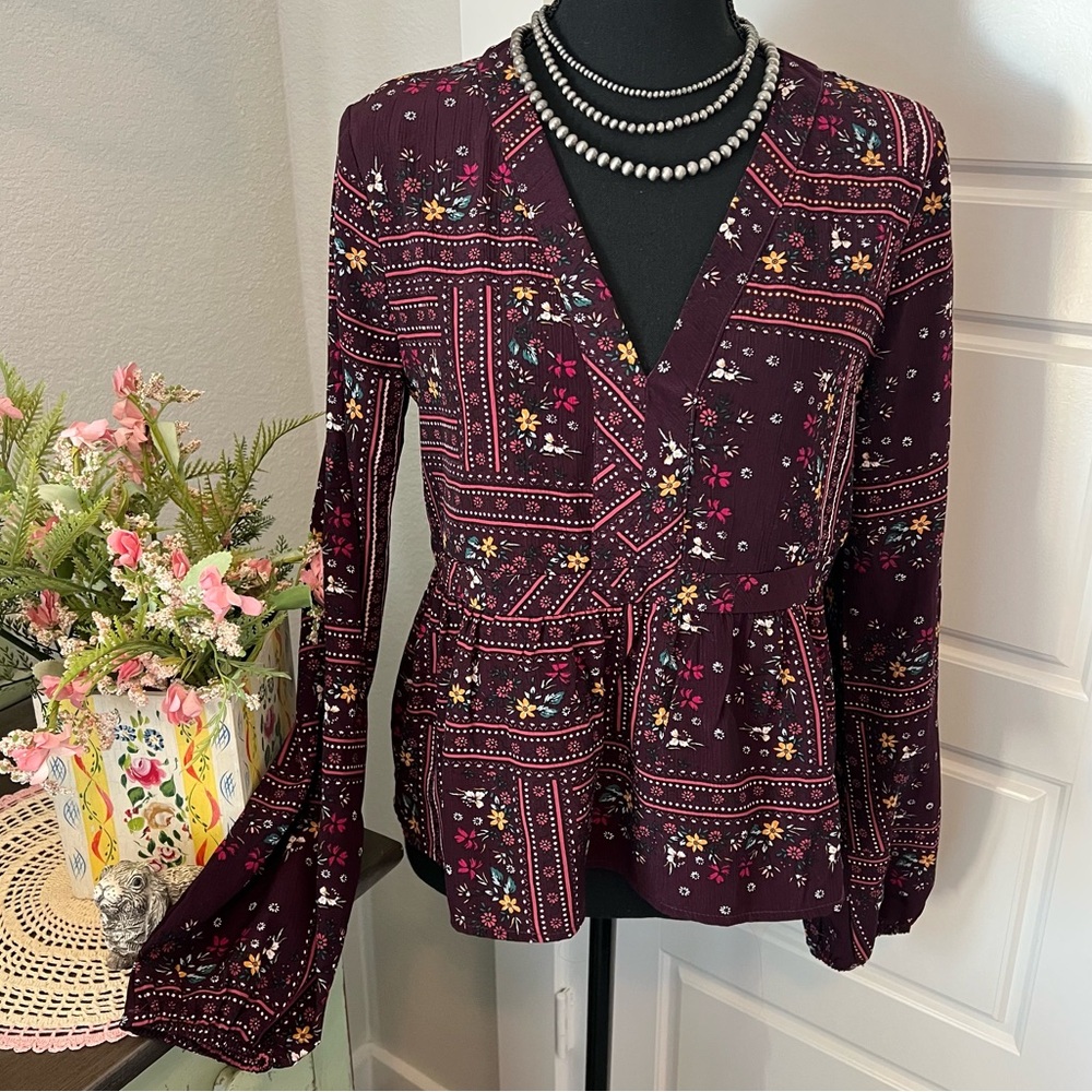 Chelsea & Violet Purple Colorful V Neck Floral Paisley Balloon Sleeve Blouse M